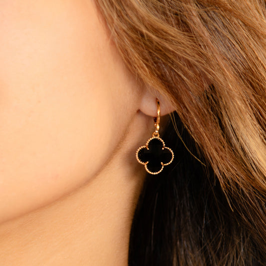 Brinco Trevo Resinado - Banhado a Ouro 18K