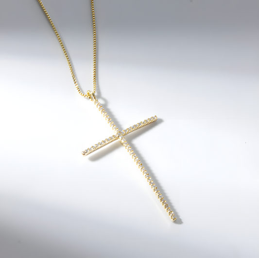 Colar Crucifixo Cravejado Zircônias Banhado em Ouro 18k
