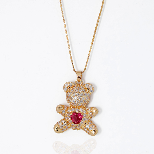 Colar com Pingente Mini Urso Pedra de Coração Cravejado em Zircônia Banhado