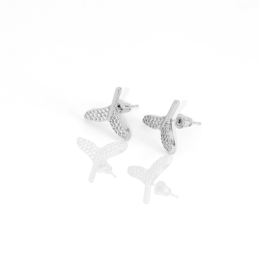 Brinco Cauda de Baleia com Zircônias Banhado