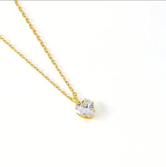 Colar com Pigente Ponto de Luz Formato de Coração