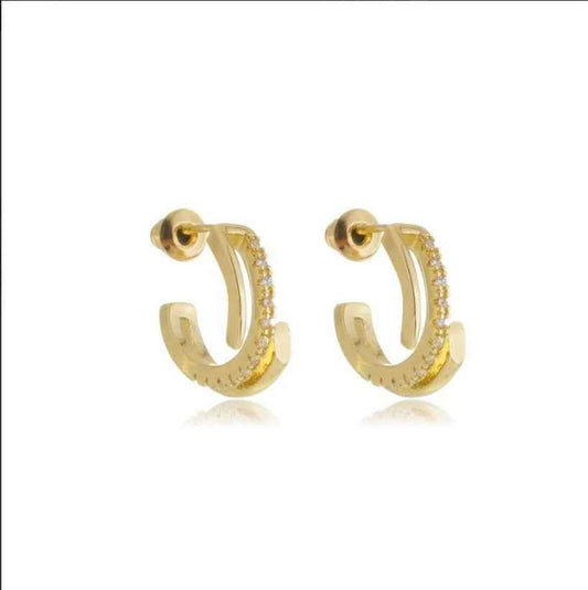 Brinco Argolinha Fileiras Cravejadas Em Zircônias Banhado Em Ouro 18K