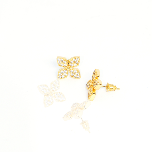 Brinco Flor Estelar Cravejado Banhado