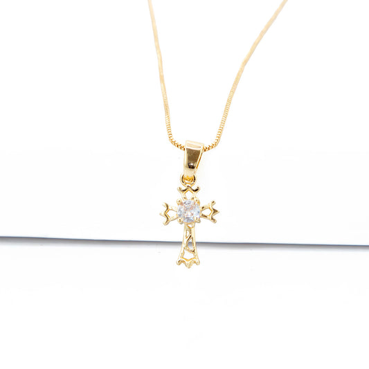 Colar Pingente Cruz Vazada com Pedra de Zircônia ao Meio Banhado em Ouro 18K