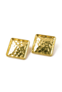 Brinco Quadrado Martelado Banhado em Ouro 18K