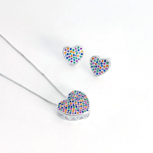 Conjunto Colar E Brinco Coração Cravejado em Zircônias Coloridas Banhado em Prata