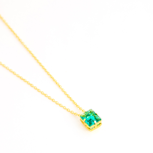 Colar Quadrado Verde Banhado