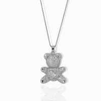 Colar com Pingente Mini Urso Pedra de Coração Cravejado em Zircônia Banhado