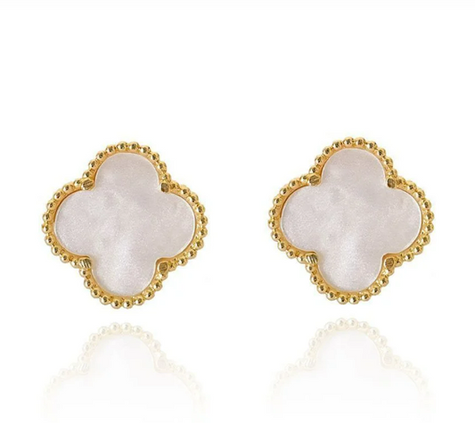 Brinco Trevo Resinado - Banhado a Ouro 18K- Branco