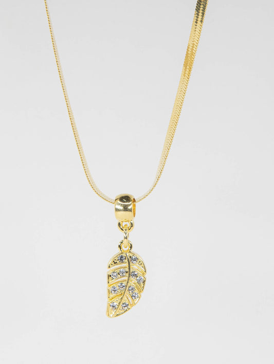 Choker Fita e Cadeado com Pingente Folha Cravejado | Banhado a Ouro 18 k