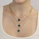 Conjunto Brinco e Colar Triplo 3 Folhas de Trevos Banhado em Ouro 18K