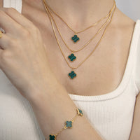 Conjunto Brinco e Colar Triplo 3 Folhas de Trevos Banhado em Ouro 18K