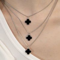 Conjunto Brinco e Colar Triplo 3 Folhas de Trevos Banhado em Ouro 18K