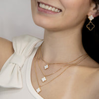 Conjunto Brinco e Colar Triplo 3 Folhas de Trevos Banhado em Ouro 18K